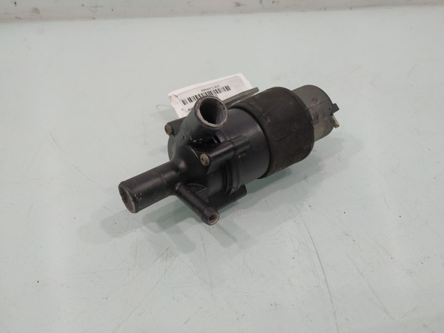 0018353564 Bomba de agua eléctrica auxiliar  en stock Sabadell