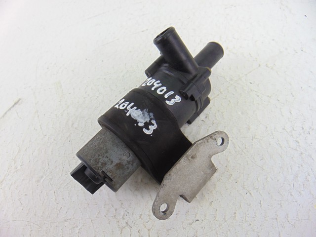 MERCEDES 0018353564 Bomba de agua eléctrica auxiliar  en stock Terrassa