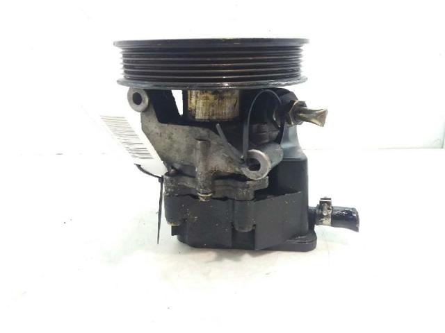 Bomba de dirección asistida  0024667501 MERCEDES