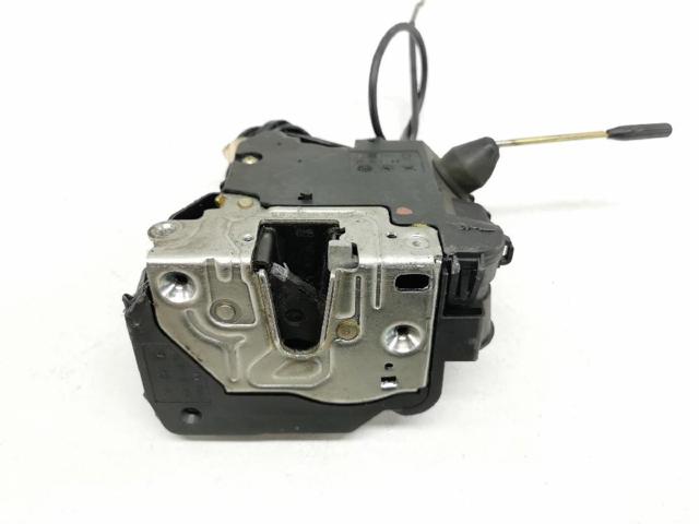 MERCEDES 004138112635 Cerradura de puerta delantera derecha  en stock Terrassa
