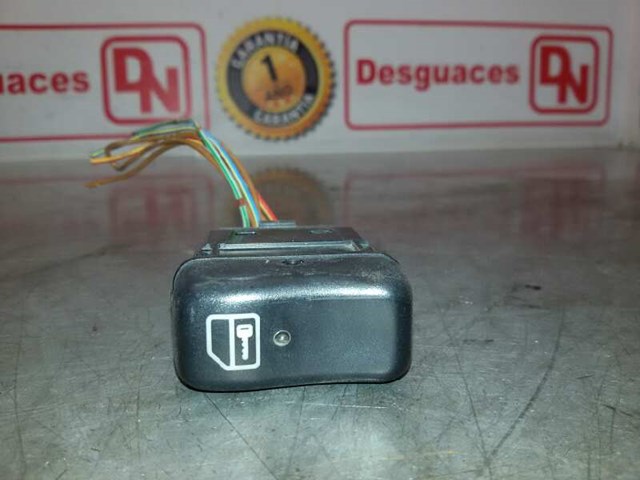 Boton Bloqueo Para Puerta 0045450907 Mercedes