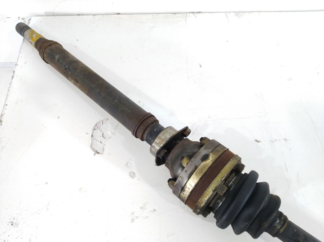 Árbol de transmisión delantero derecho Alfa Romeo 147 937