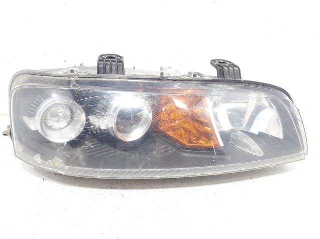 Faro delantero derecho Fiat Punto II (188AX)