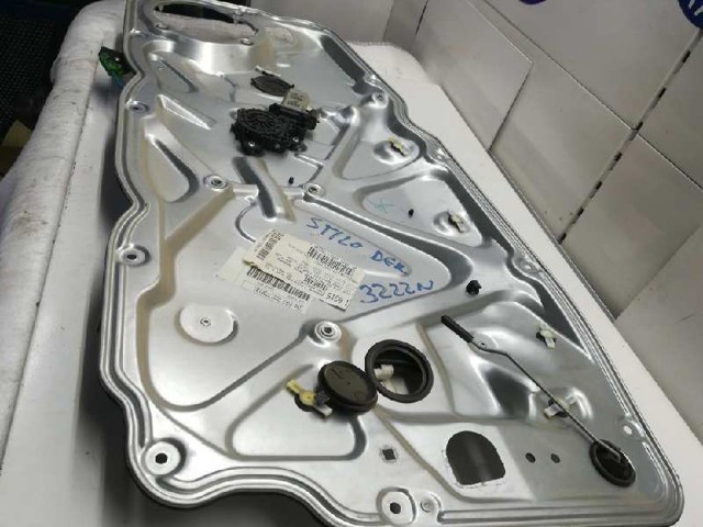 Elevalunas eléctrico 0046831652 FIAT
