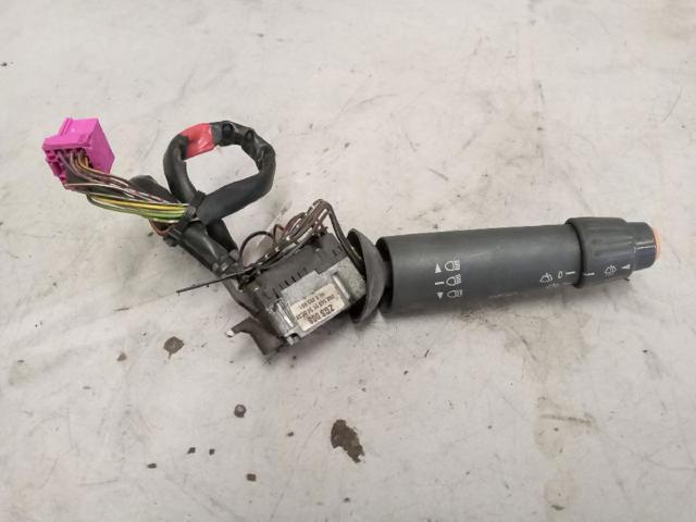 MERCEDES 0085450124 Conmutador izquierdo de la columna de dirección  disponible Valladolid