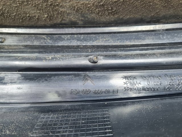 PEUGEOT 00946601 Piloto trasero izquierdo  disponible Lugo