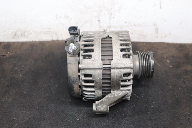 0121615005 VOLVO Alternador  disponible Alicante