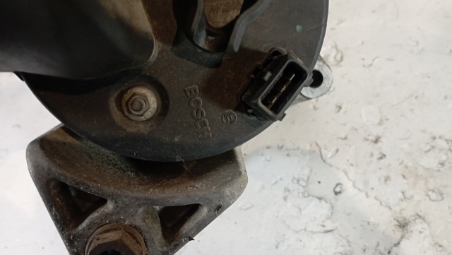 0123325010 Alternador  disponible Utrera