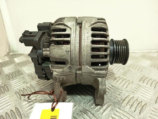 0124325013 VAG Alternador  disponible Alicante