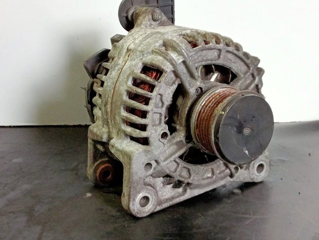 0124425093 RENAULT Alternador  disponible Ourense