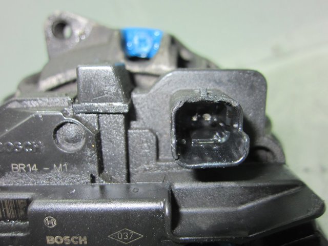 RENAULT 0124525043 Alternador  en stock Valencia