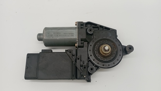 0130821694 VAG Motor del elevalunas de la puerta delantera derecha  en stock Huelva