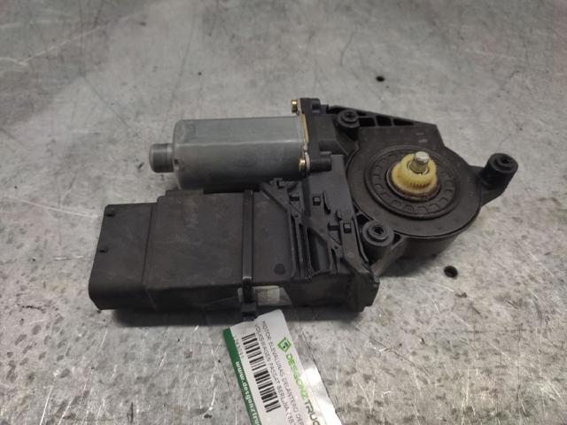 0130821694 Motor del elevalunas de la puerta delantera derecha  en stock Castellón