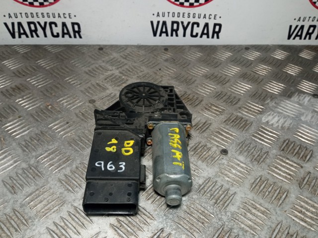 0130821694 VAG Motor del elevalunas de la puerta delantera derecha  comprar en Oviedo