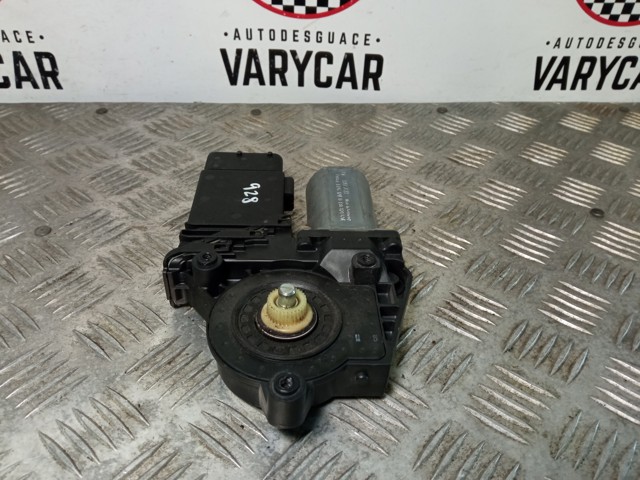 0130821694 Motor del elevalunas de la puerta delantera derecha  comprar en Reus