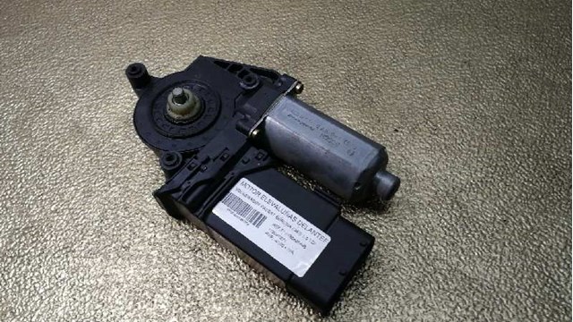 VAG 0130821695 Motor del elevalunas de la puerta delantera izquierda  comprar en Albacete