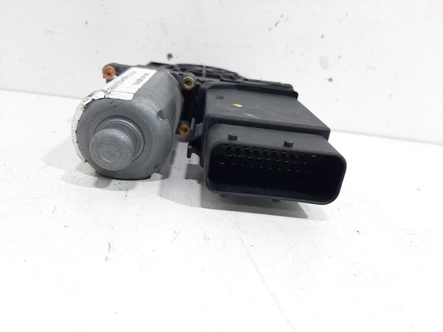 VAG 0130821695 Motor del elevalunas de la puerta delantera izquierda  comprar en Albacete
