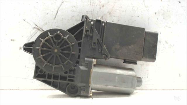 0130821695 VAG Motor del elevalunas de la puerta delantera izquierda  disponible Ourense