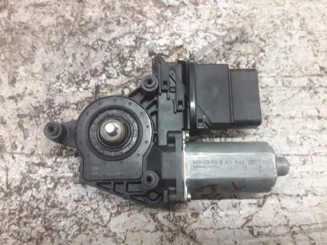 0130821696 VAG Motor del elevalunas de la puerta trasera derecha comprar Madrid