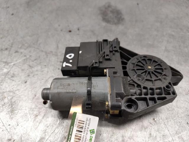 VAG 0130821696 Motor del elevalunas de la puerta trasera derecha comprar Barcelona