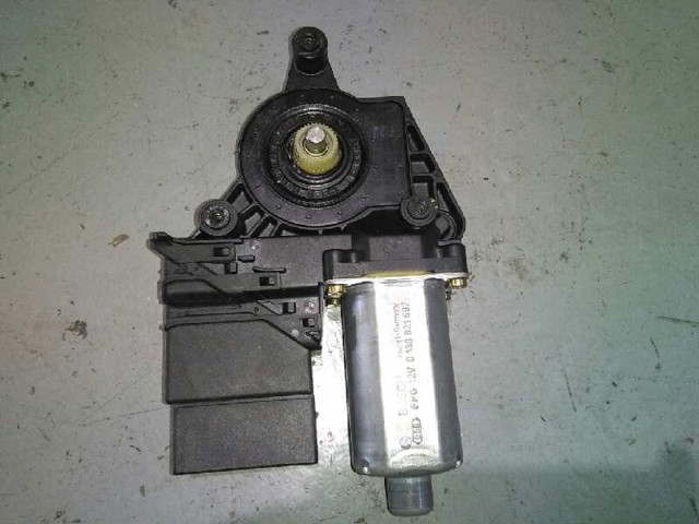 0130821697 Motor del elevalunas de la puerta trasera izquierda comprar Almería