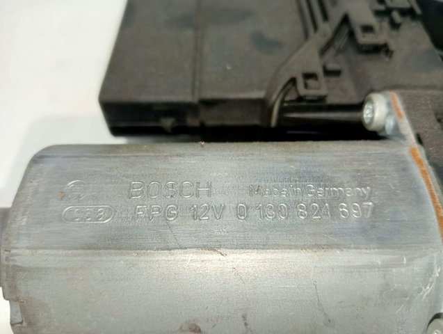 VAG 0130821697 Motor del elevalunas de la puerta trasera izquierda  comprar en Murcia