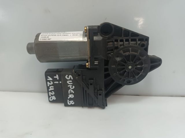 0130821697 VAG Motor del elevalunas de la puerta trasera izquierda comprar Bilbao