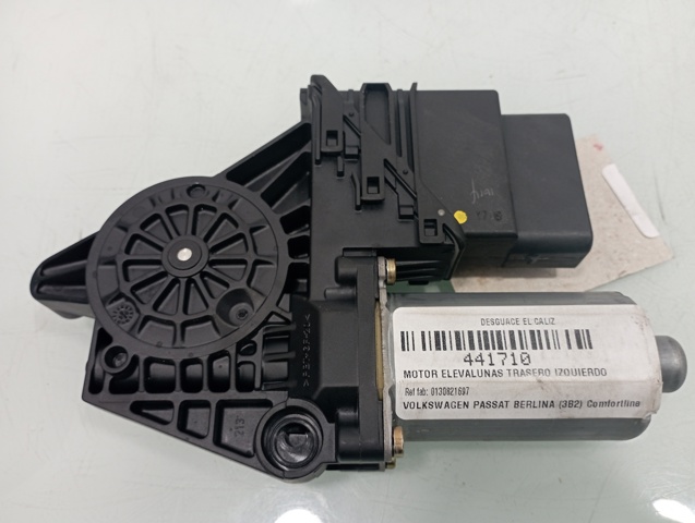 VAG 0130821697 Motor del elevalunas de la puerta trasera izquierda  en stock Valencia
