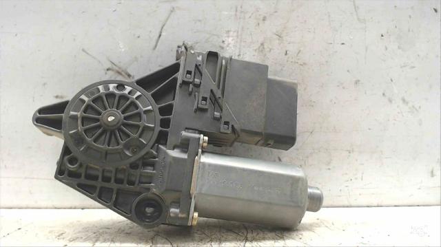 0130821697 VAG Motor del elevalunas de la puerta trasera izquierda comprar Alcalá