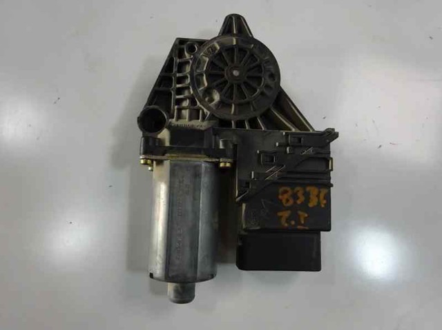 0130821697 VAG Motor del elevalunas de la puerta trasera izquierda  disponible Vigo