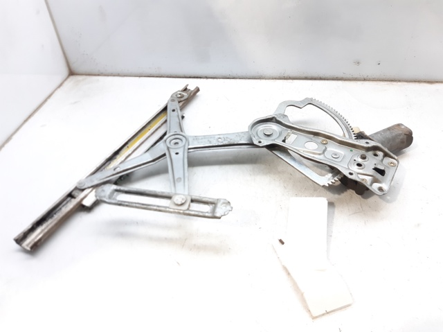 0130821709 Motor del elevalunas de la puerta delantera derecha  en stock Sabadell