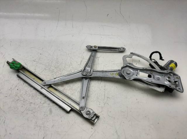 MERCEDES 0130821709 Motor del elevalunas de la puerta delantera derecha  comprar en Murcia