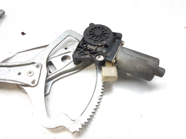 0130821709 MERCEDES Motor del elevalunas de la puerta delantera derecha comprar Bilbao