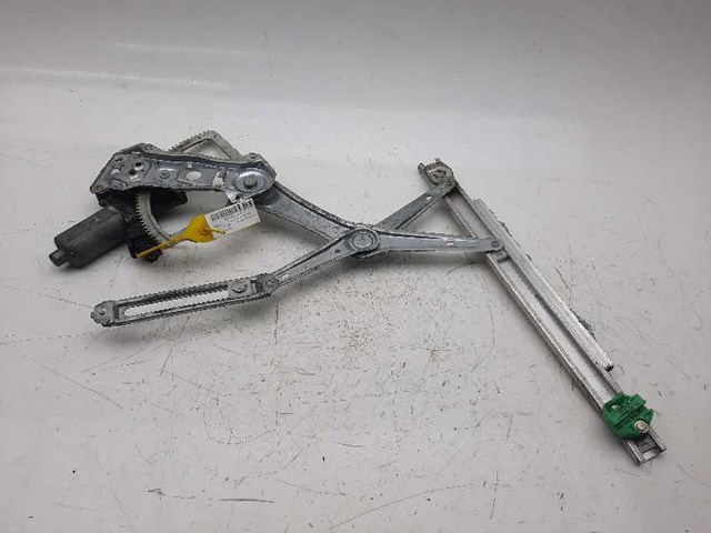 MERCEDES 0130821709 Motor del elevalunas de la puerta delantera derecha  en stock Salamanca
