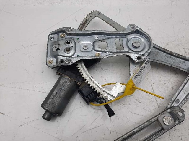 0130821709 Motor del elevalunas de la puerta delantera derecha  comprar en Reus