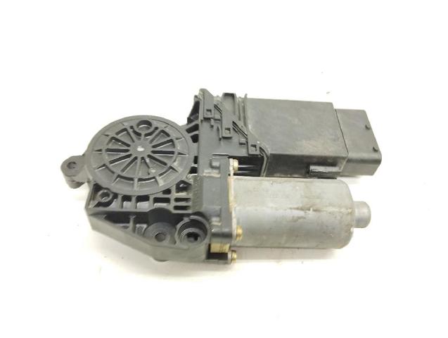 0130821765 Motor del elevalunas de la puerta delantera izquierda  disponible Utrera