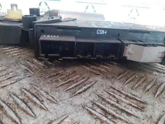 0130821765 VAG Motor del elevalunas de la puerta delantera izquierda  disponible Vigo