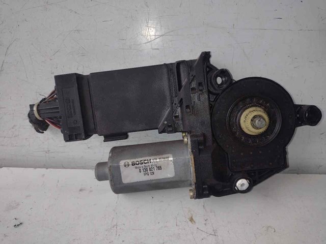 VAG 0130821765 Motor del elevalunas eléctrico comprar Barcelona
