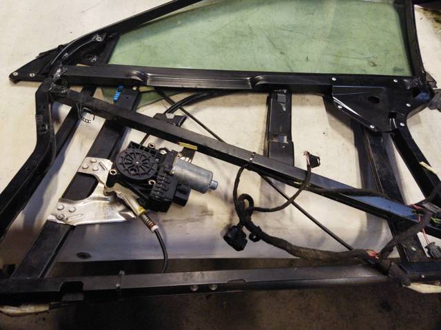 0130821774 VAG Motor del elevalunas de la puerta delantera derecha comprar Madrid