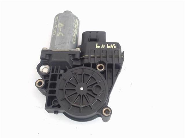 VAG 0130821774 Motor del elevalunas de la puerta delantera derecha  comprar en Albacete