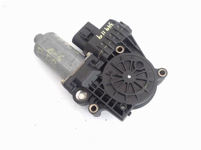 0130821774 Motor del elevalunas de la puerta delantera derecha  en stock Castellón