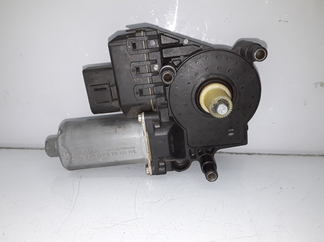0130821775 Motor del elevalunas de la puerta delantera izquierda  comprar en Pontevedra