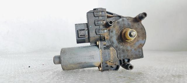 0130821775 VAG Motor del elevalunas de la puerta delantera izquierda  disponible Alicante