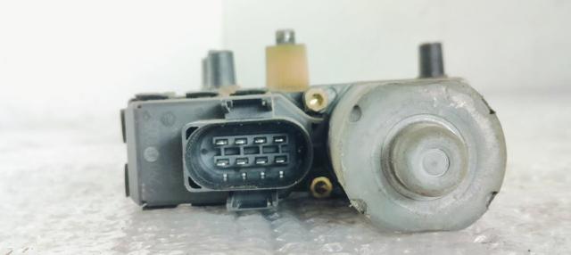 0130821775 Motor del elevalunas de la puerta delantera izquierda  comprar en Zaragoza