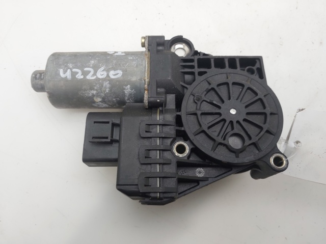 0130821775 VAG Motor del elevalunas de la puerta delantera izquierda  comprar en Jaén
