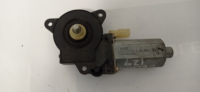 0130821938 Motor del elevalunas de la puerta delantera izquierda  disponible Málaga