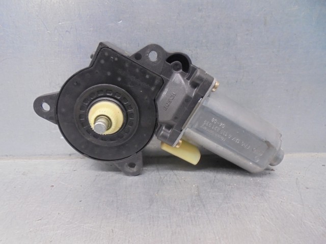 0130821939 FORD Motor del elevalunas de la puerta delantera derecha comprar Madrid