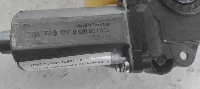 0130821939 Motor del elevalunas de la puerta delantera derecha  en stock Sabadell