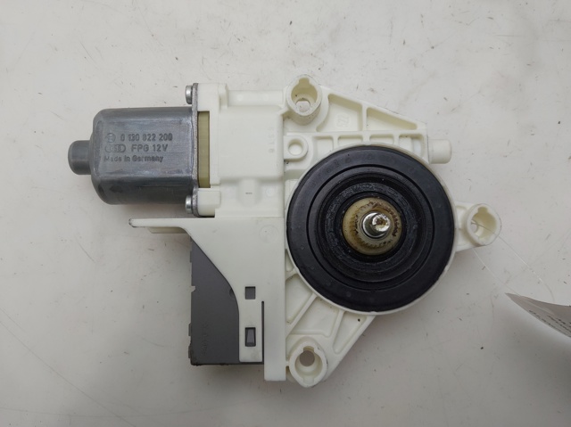 0130822200 PEUGEOT Motor del elevalunas de la puerta delantera izquierda  comprar en Oviedo