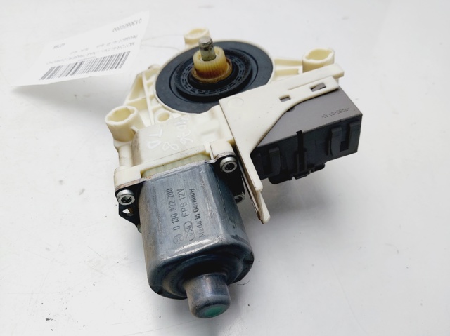 PEUGEOT 0130822200 Motor del elevalunas de la puerta delantera izquierda  comprar en Ponferrada